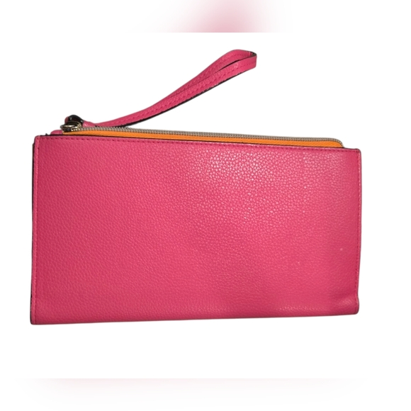 Victoria's Secret Slim Wristlet Wallet in Pink - Picture 2 of 4